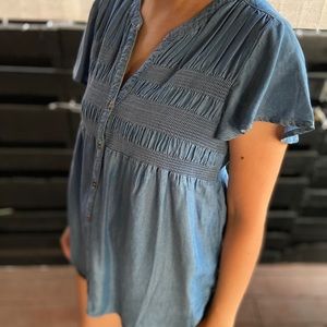 Knox Rose Jean shirt with ruffles sleeves
